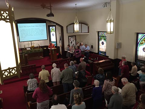 parishioners-standing-during-service